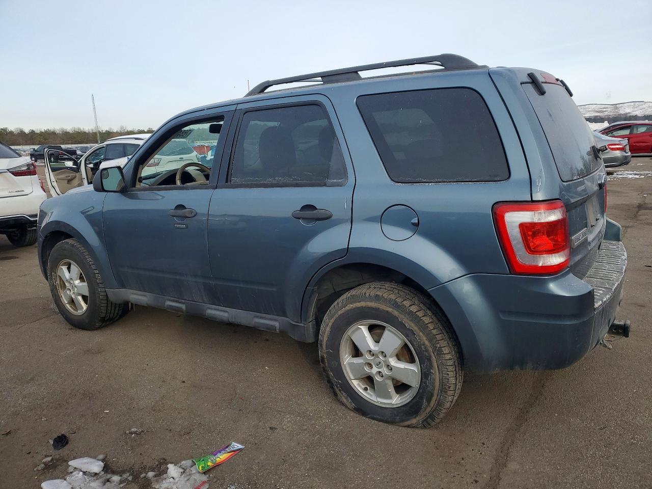 2011 Ford Escape Xlt - Фото 2