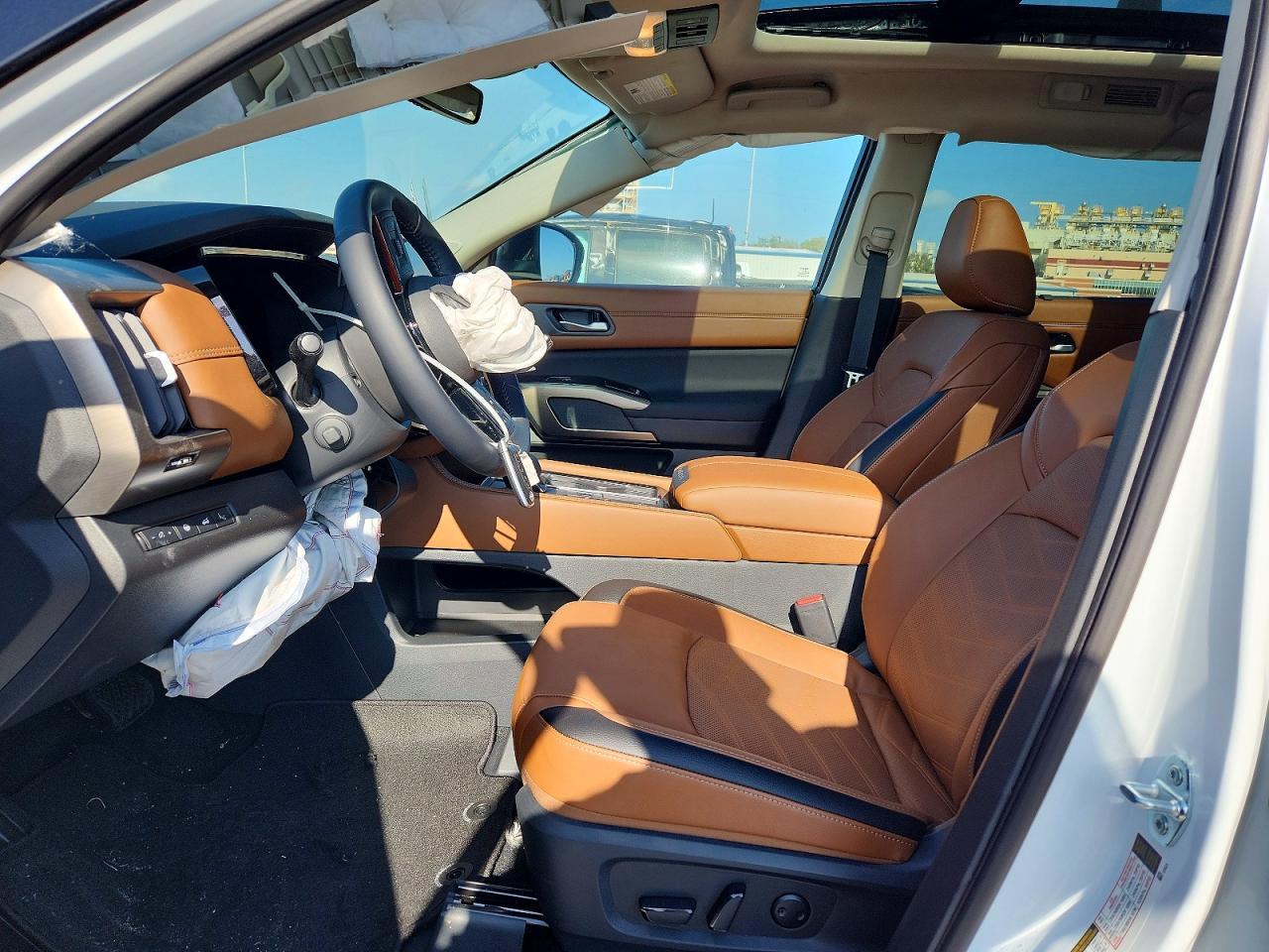 2025 Nissan Pathfinder Platinum - Фото 7