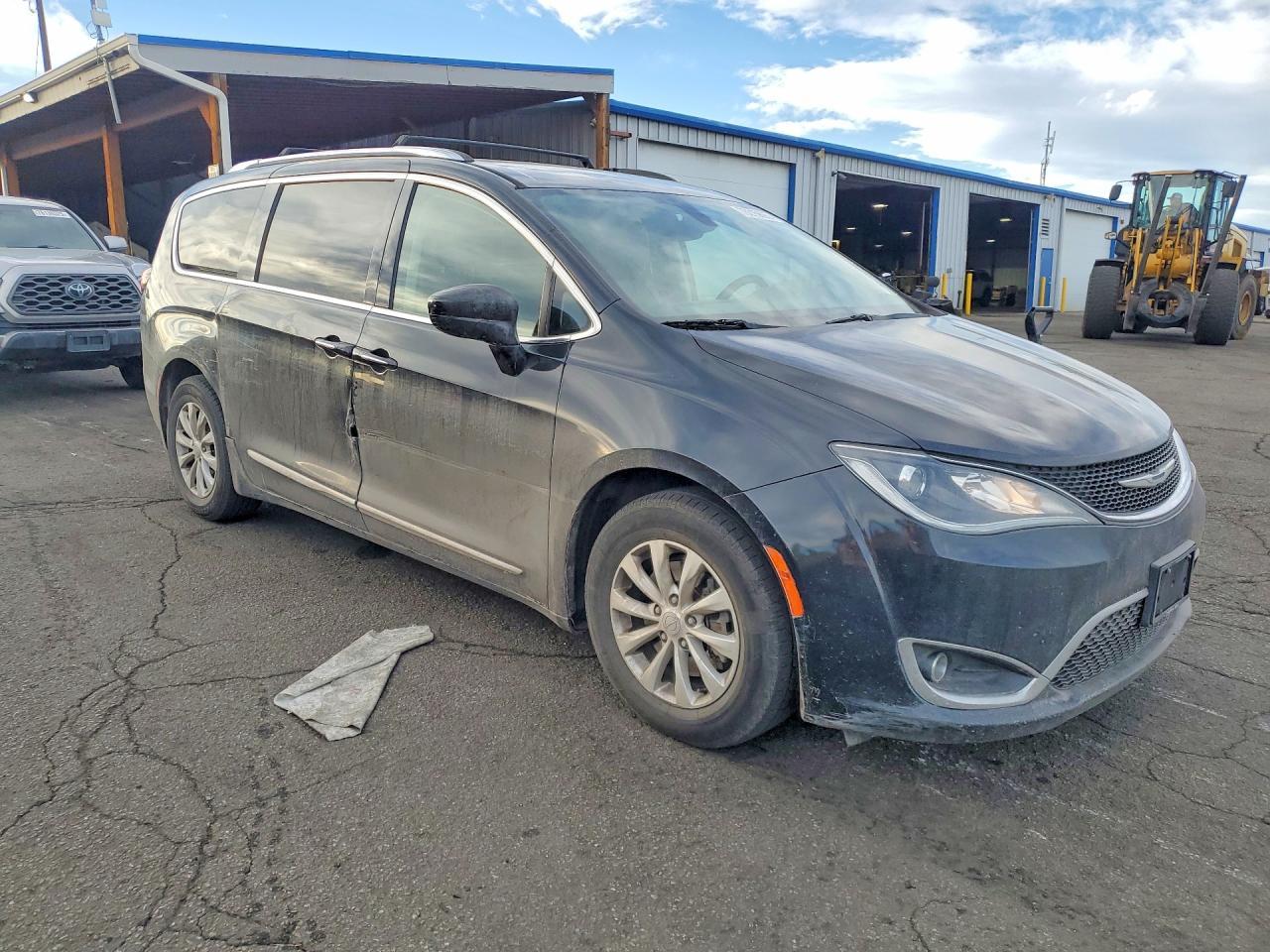2018 Chrysler Pacifica Touring L - Фото 4