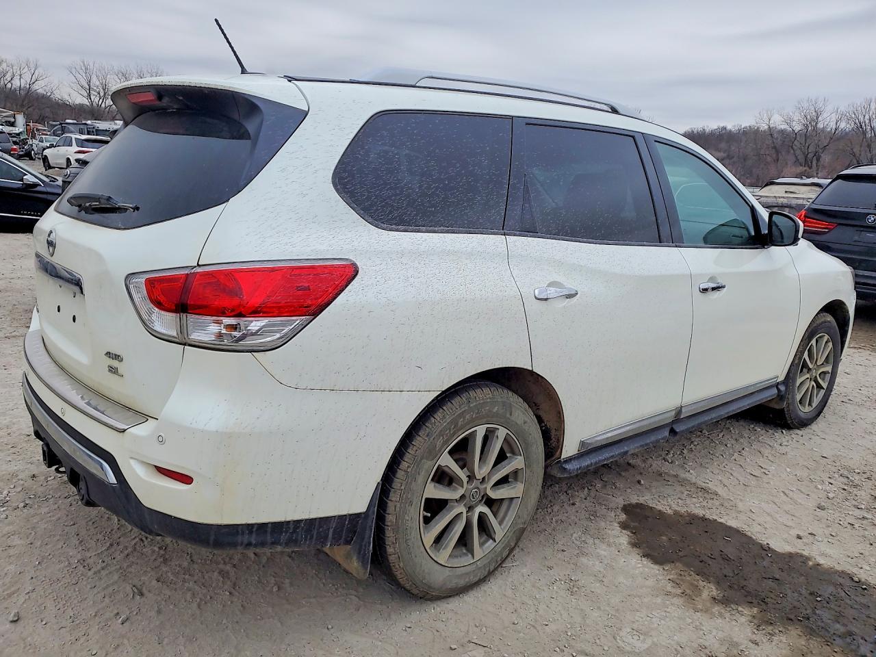 2015 Nissan Pathfinder S - Фото 3