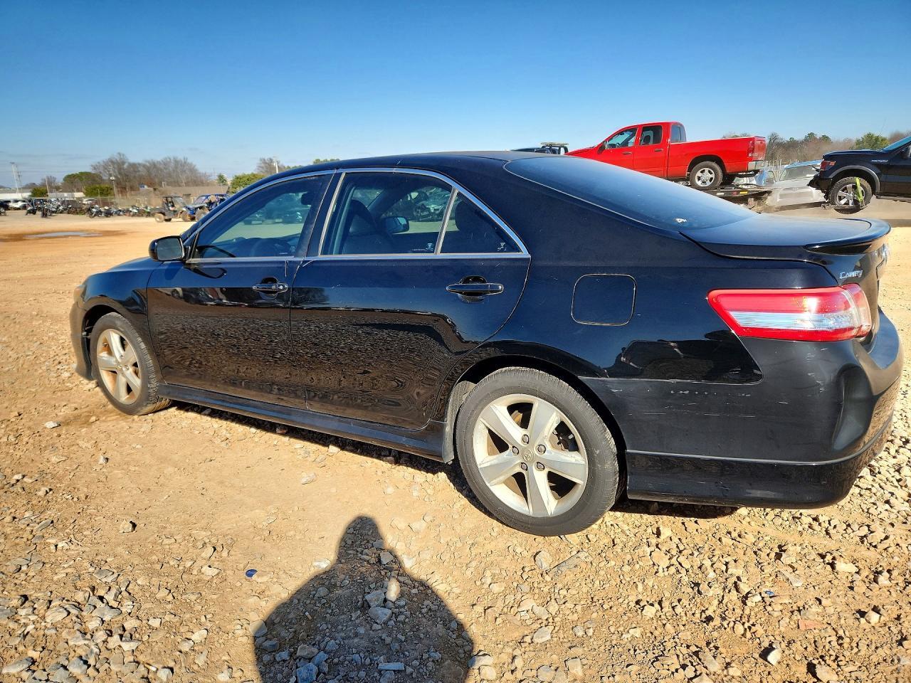 2011 Toyota Camry Se - Image 2