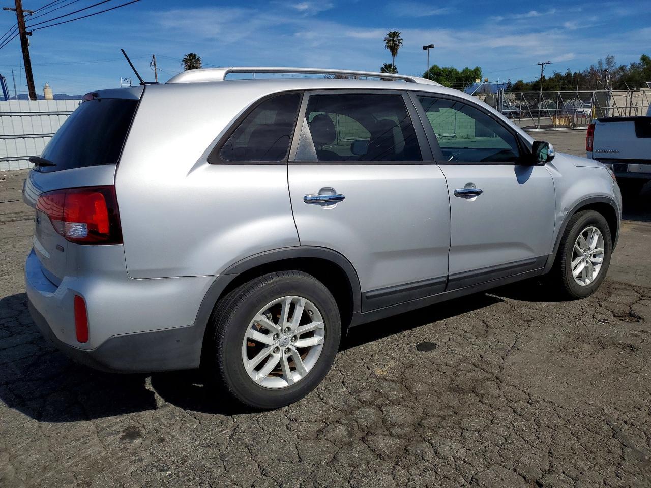 2015 Kia Sorento Lx - Image 3