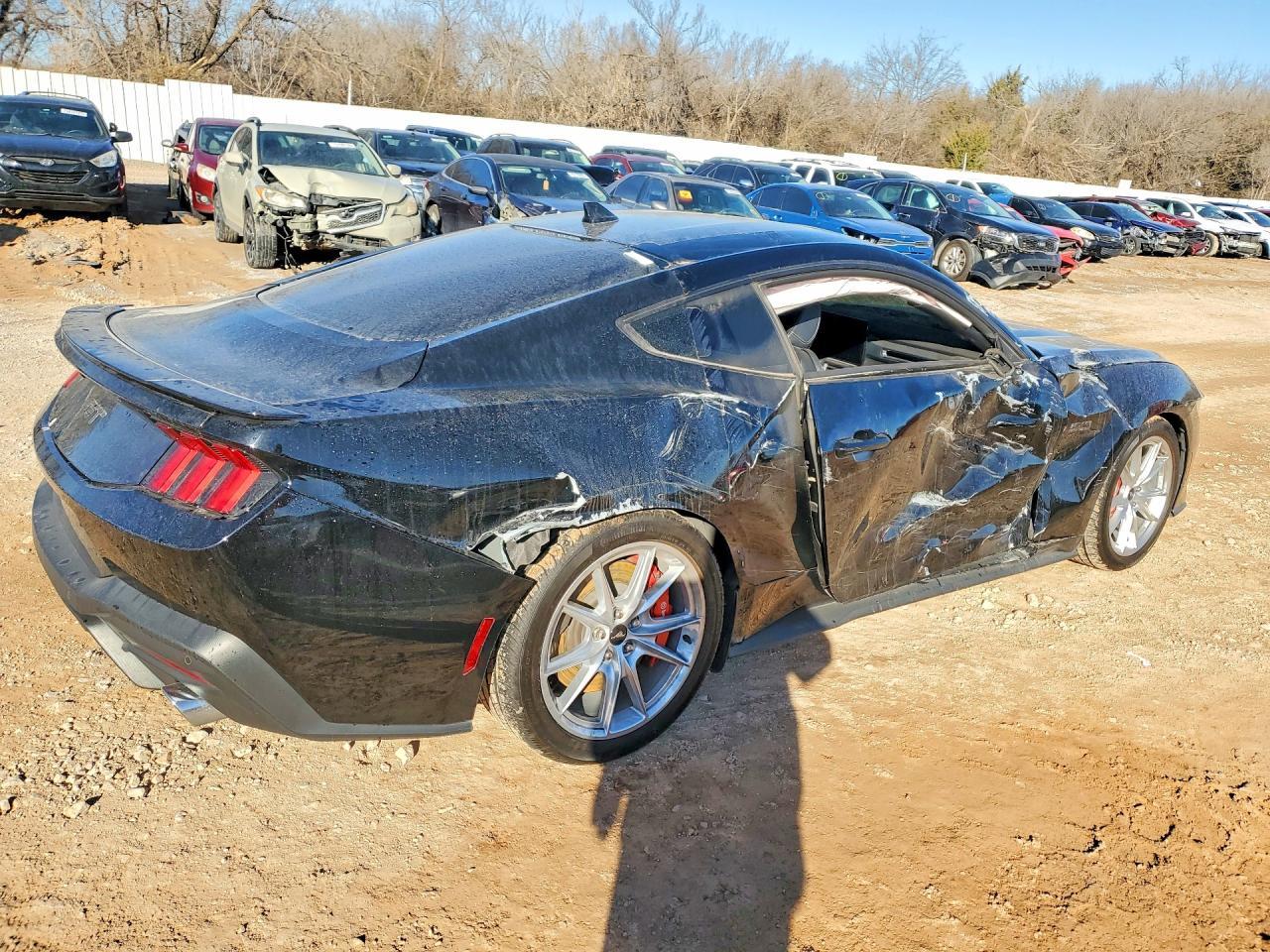 2024 Ford Mustang Gt - Image 3