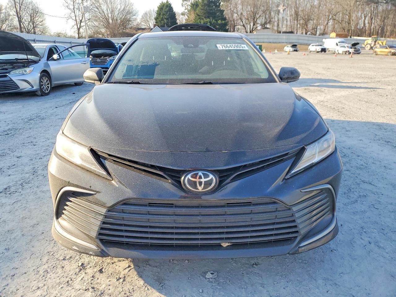 2021 Toyota Camry Le - Фото 5