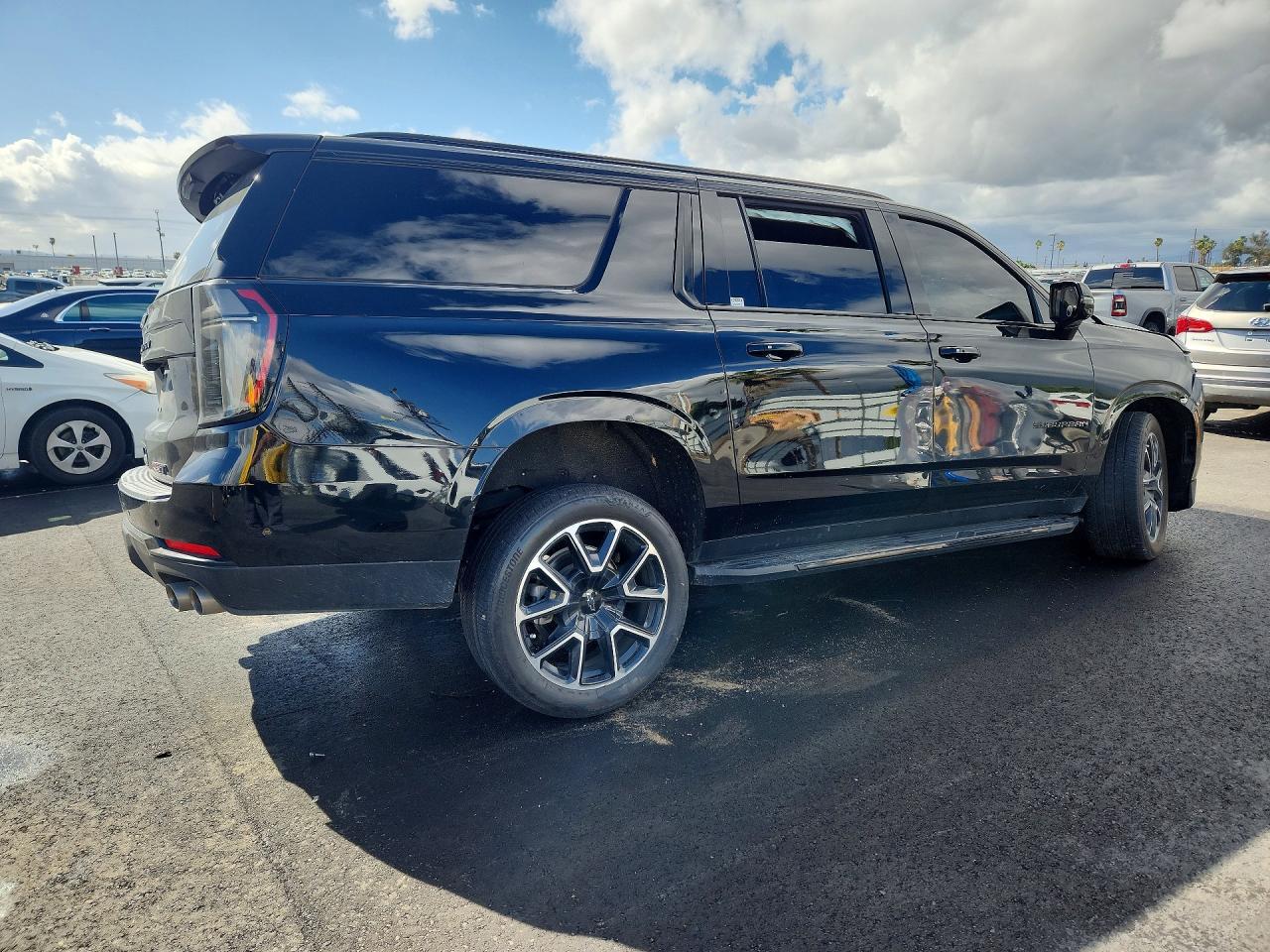 2025 Chevrolet Suburban C1500 Rst - Фото 3
