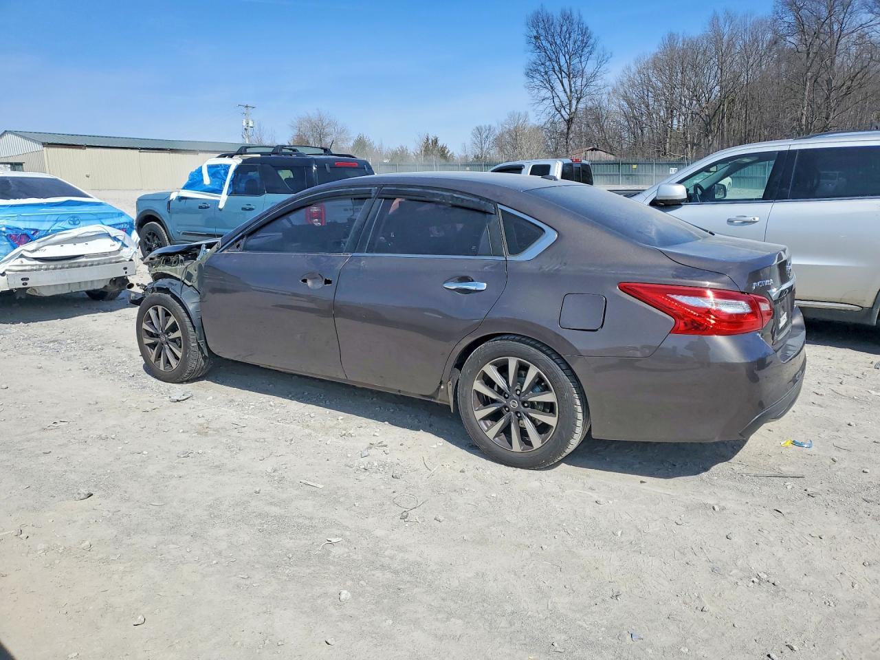 2017 Nissan Altima 2.5 - Image 2