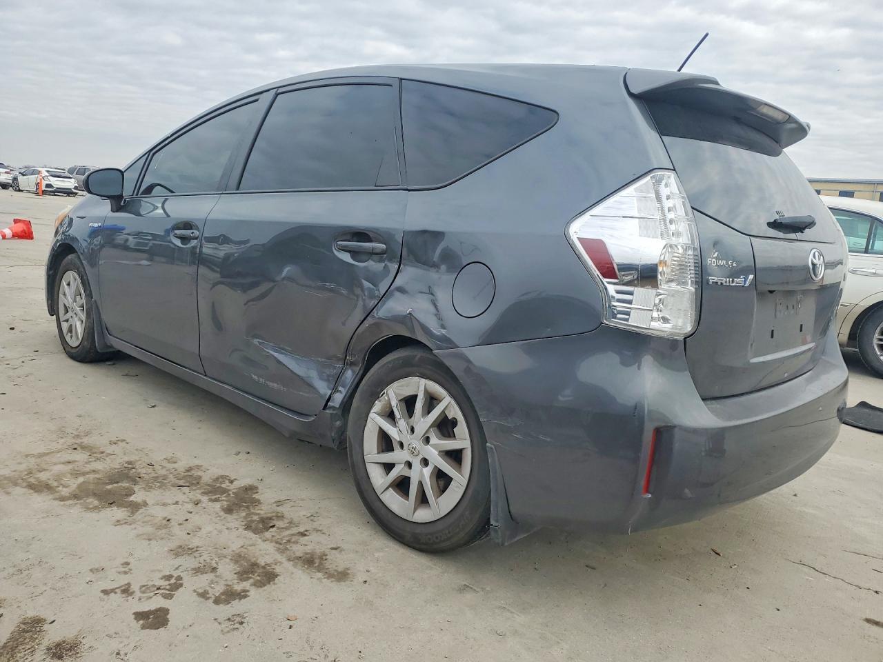 2012 Toyota Prius V - Фото 2