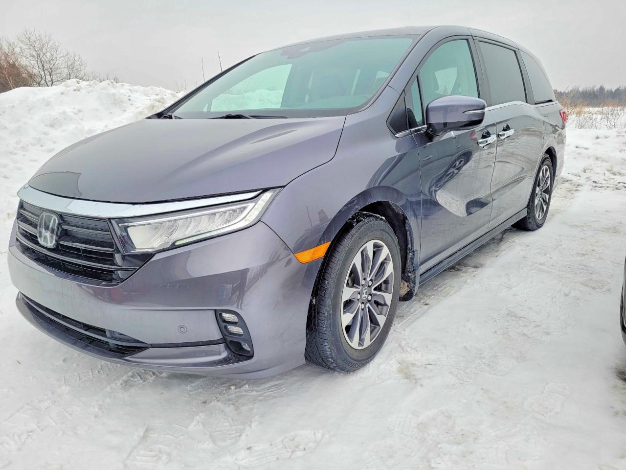 2024 Honda Odyssey Touring - Image 2
