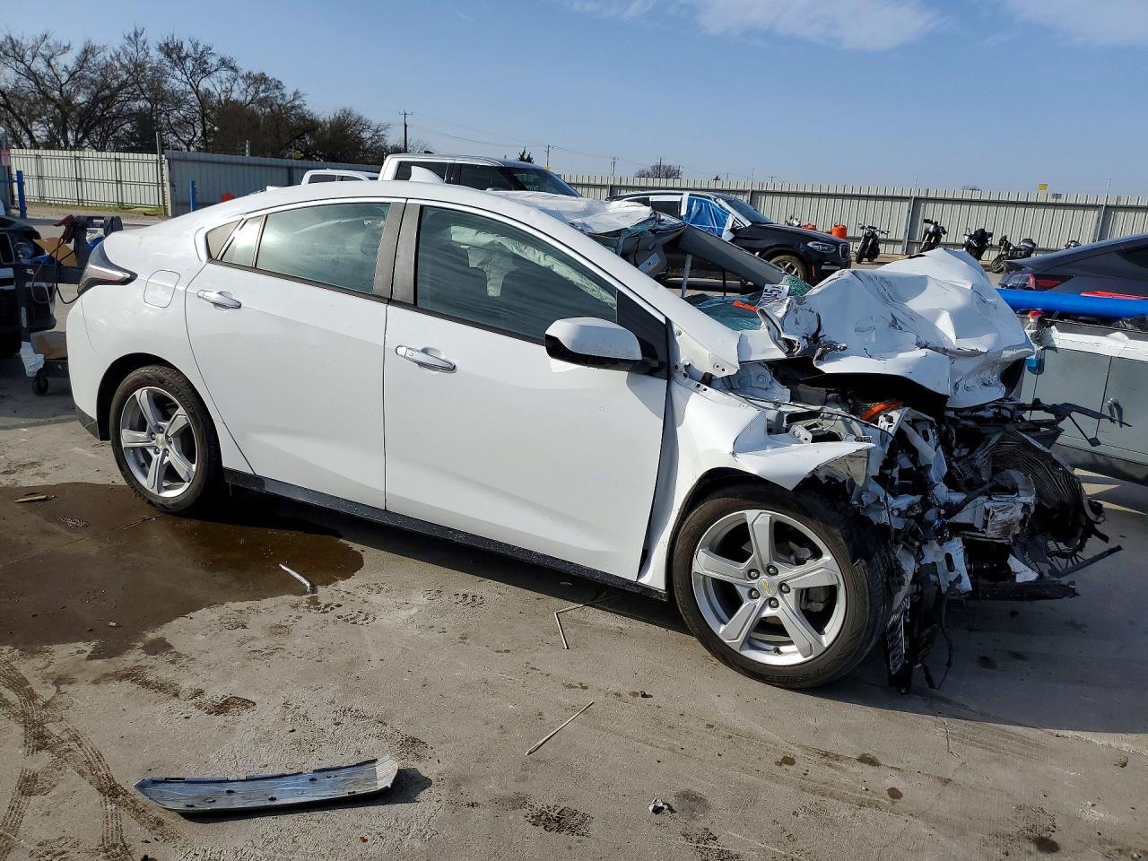 2017 Chevrolet Volt Lt - Image 4
