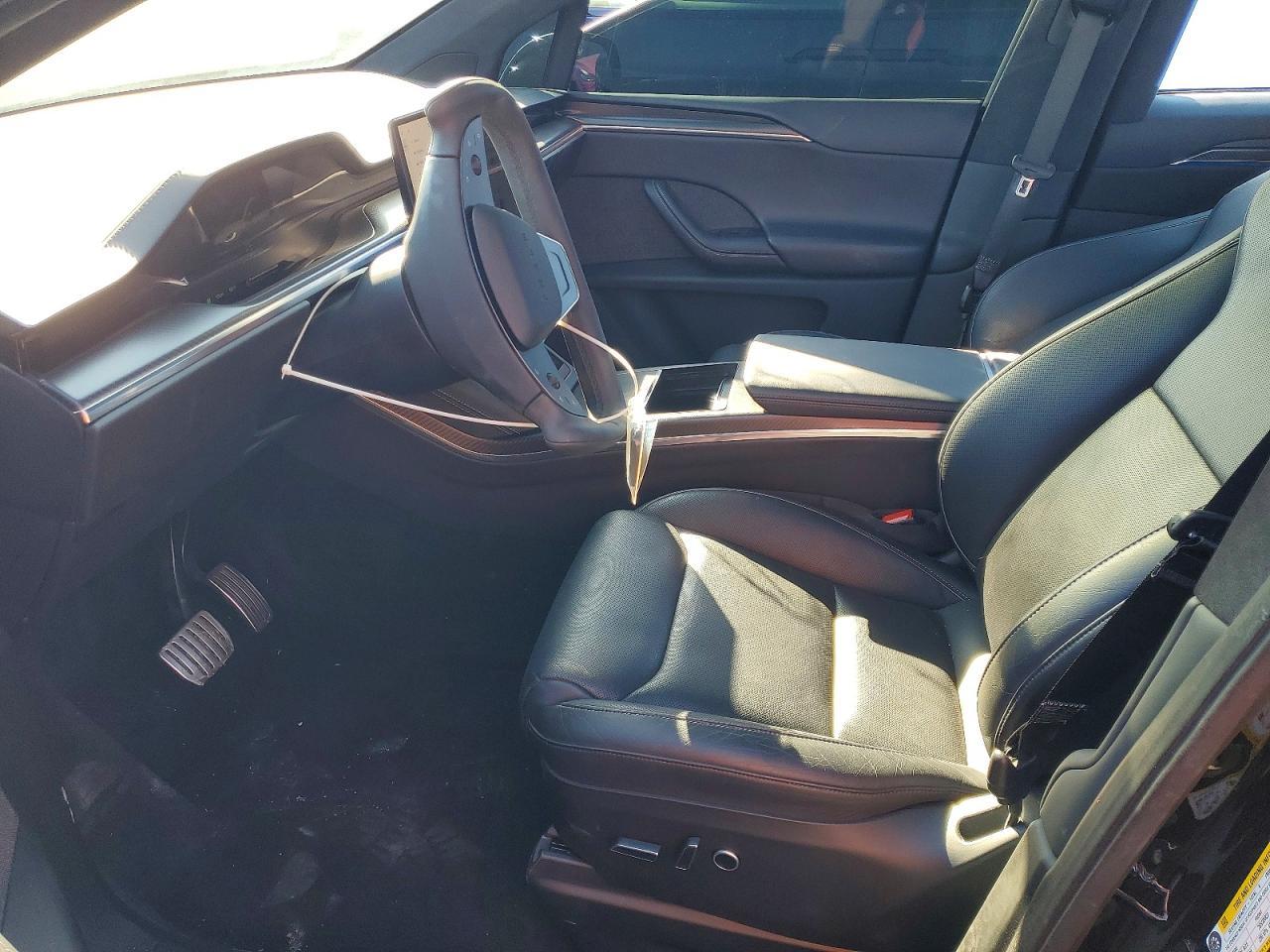 2022 Tesla Model X - Фото 7
