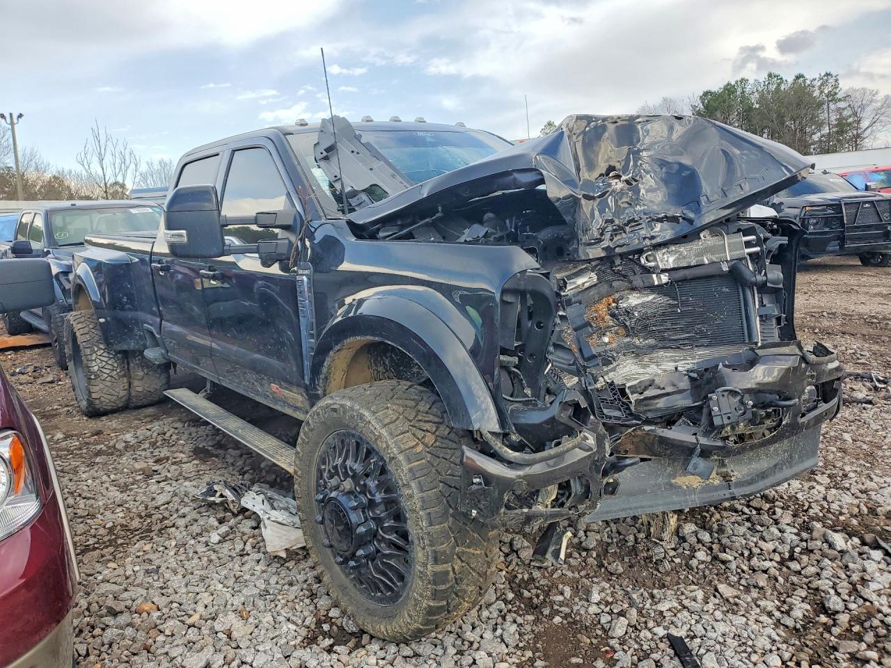 2025 Ford F450 Super Duty - Image 4
