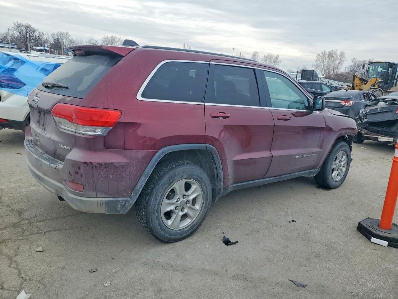 2016 Jeep Grand Cherokee Laredo - Image 3
