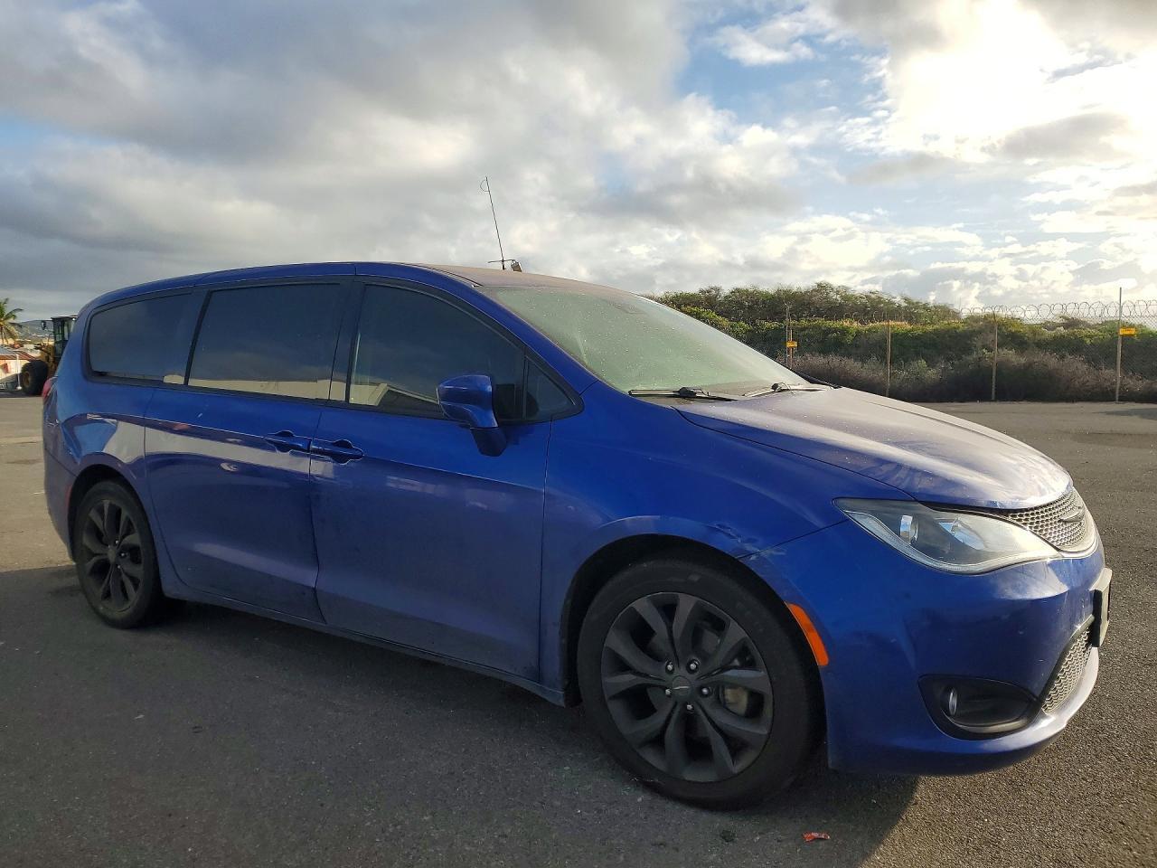 2019 Chrysler Pacifica Touring Plus - Фото 4