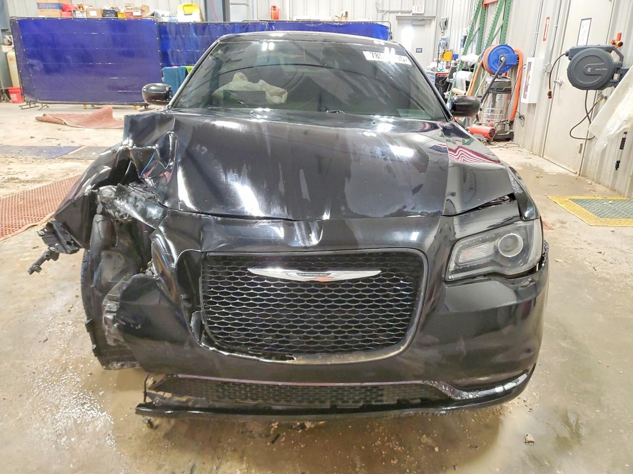 2019 Chrysler 300 S - Фото 5
