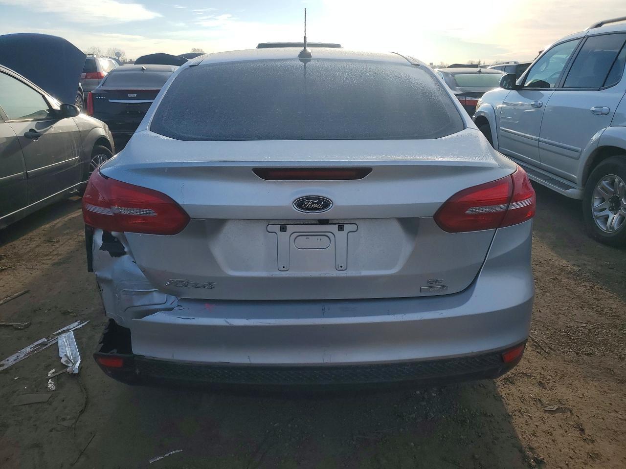 2017 Ford Focus Se - Image 6