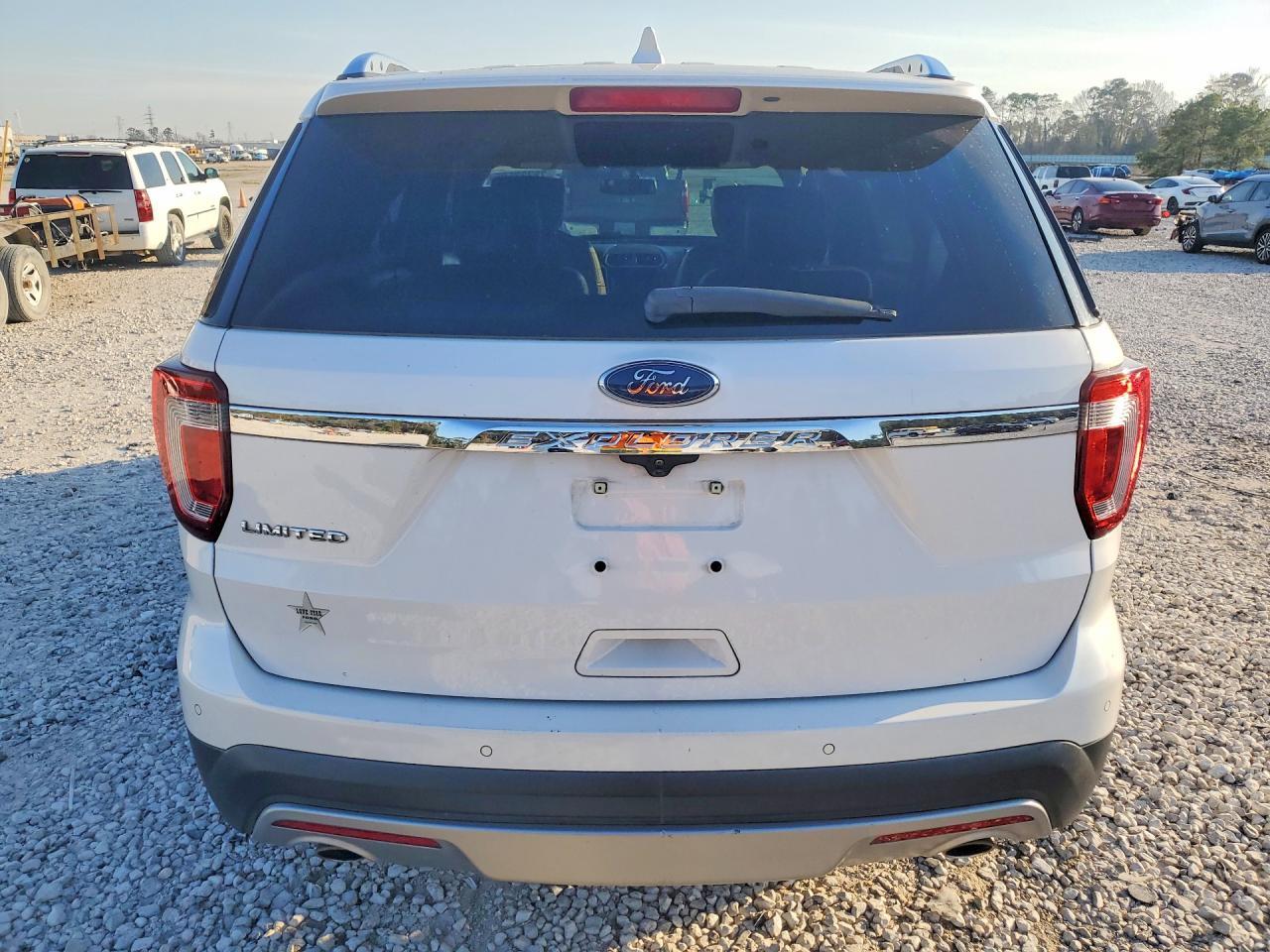 2017 Ford Explorer Limited - Image 6
