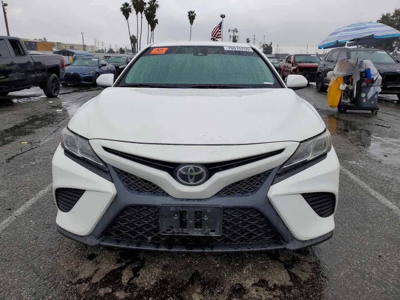 2020 Toyota Camry Se - Фото 5