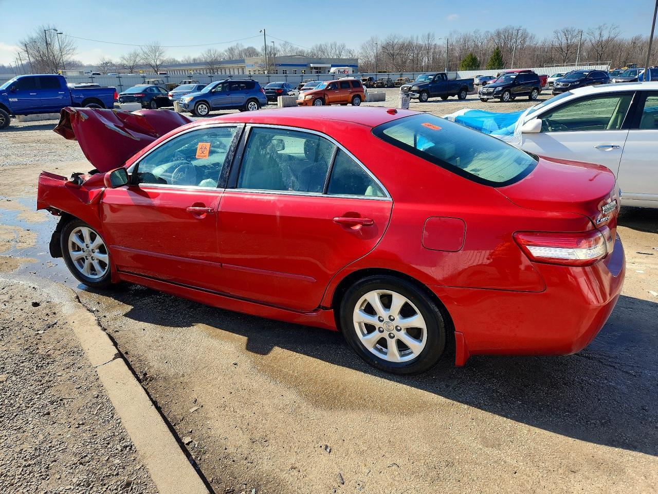 2011 Toyota Camry Le - Image 2