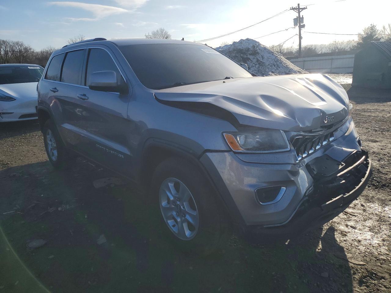 2016 Jeep Grand Cherokee Laredo - Image 4