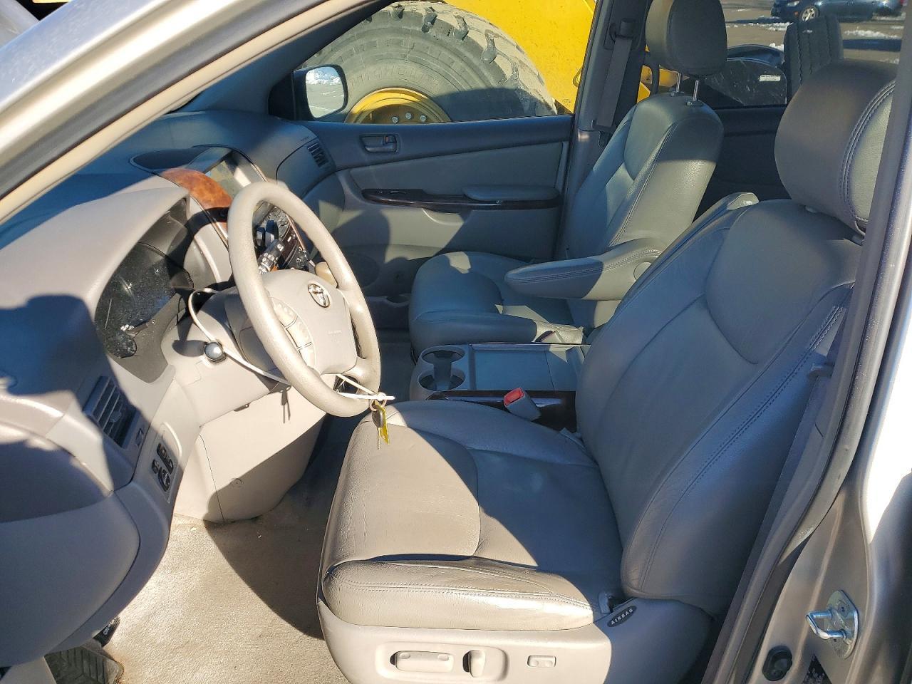 2007 Toyota Sienna Ce - Image 7