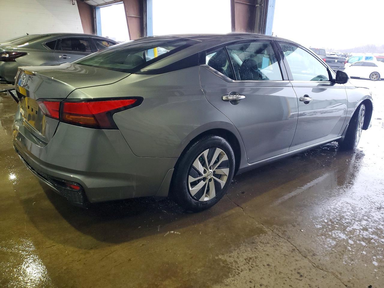 2022 Nissan Altima S - Фото 3
