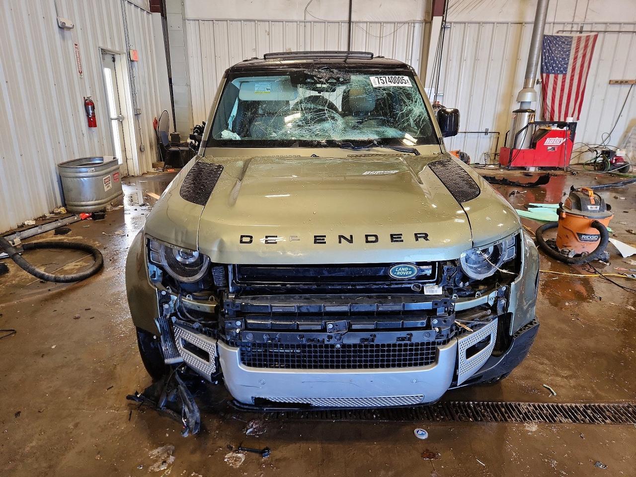 2020 Land Rover Defender 110 Hse - Image 5