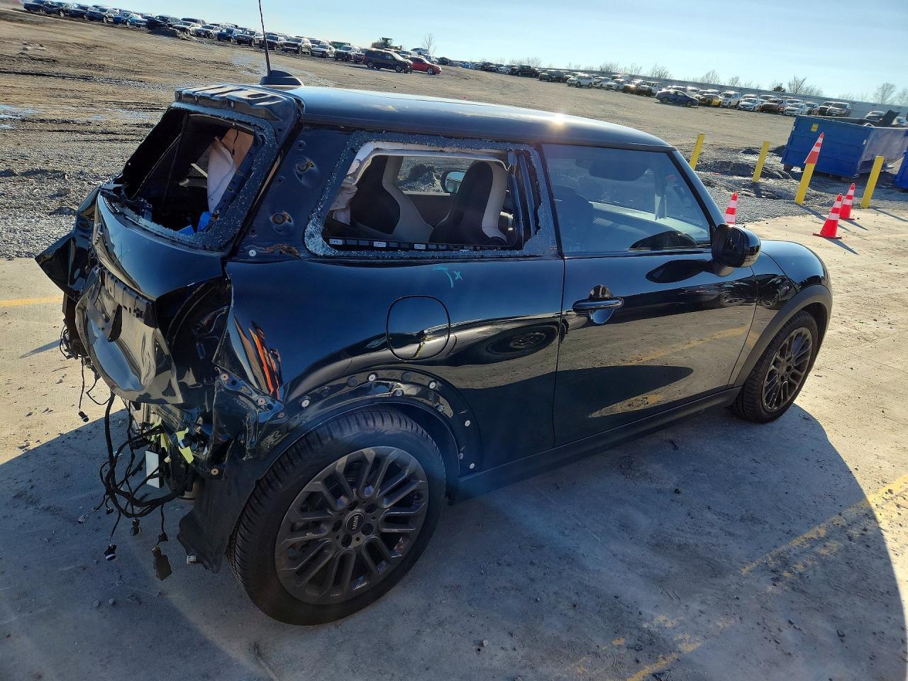 2025 Mini Cooper S - Фото 3
