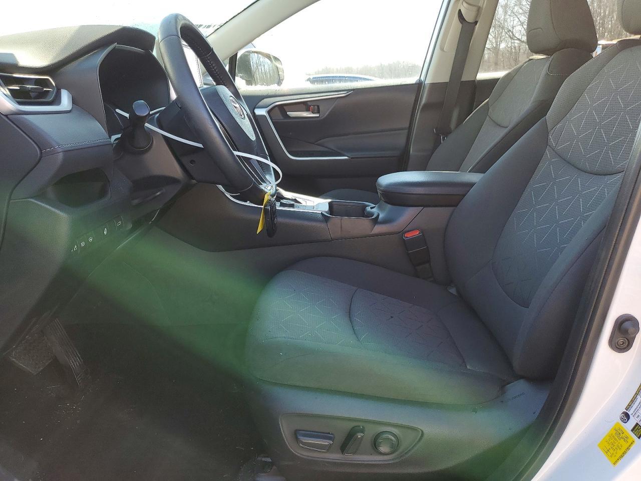 2024 Toyota Rav4 Hybrid Xle - Image 7