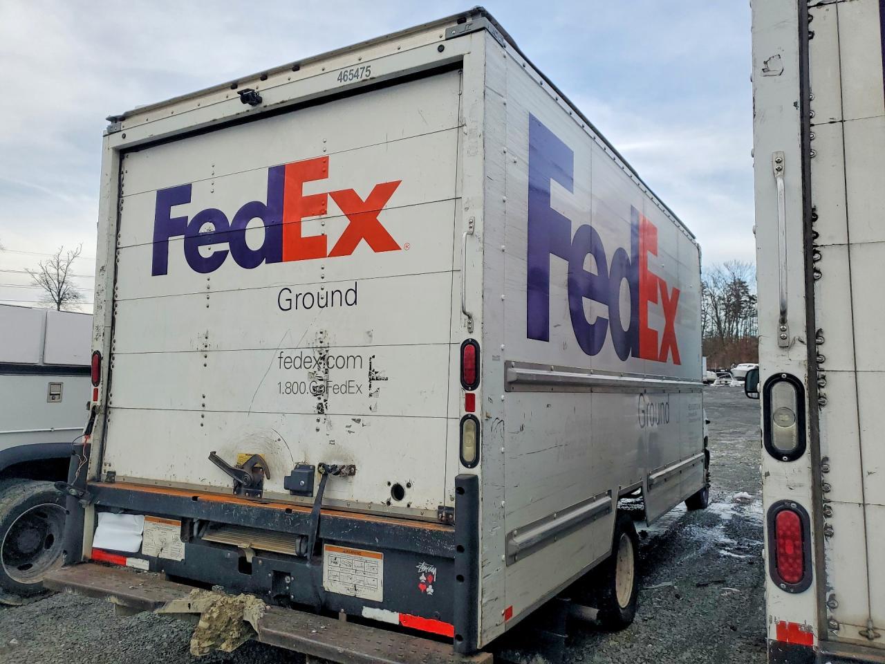 2015 Ford E350 Box Truck - Фото 3