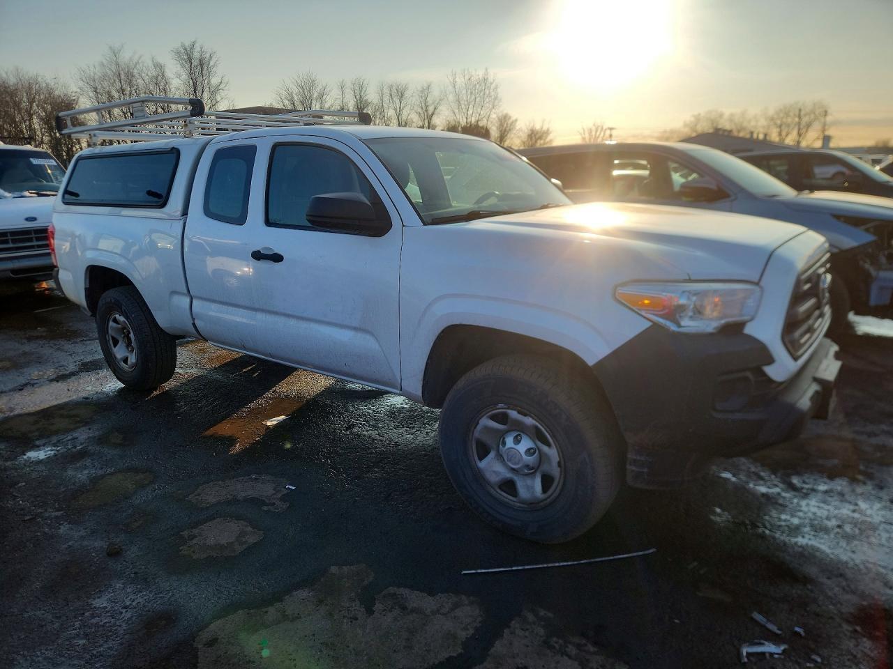 2016 Toyota Tacoma Access Cab - Image 4