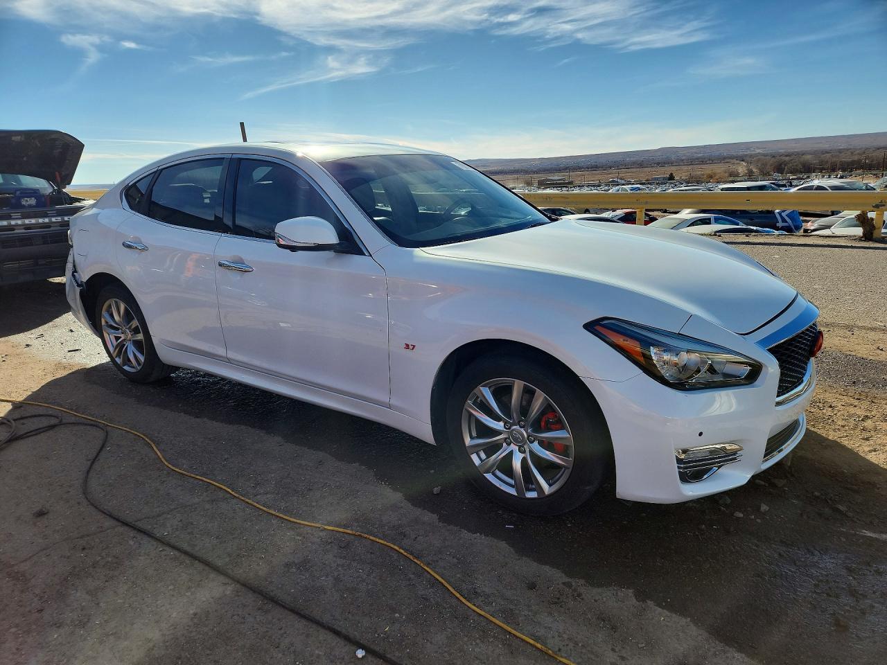 2015 Infiniti Q70 3.7 - Image 4