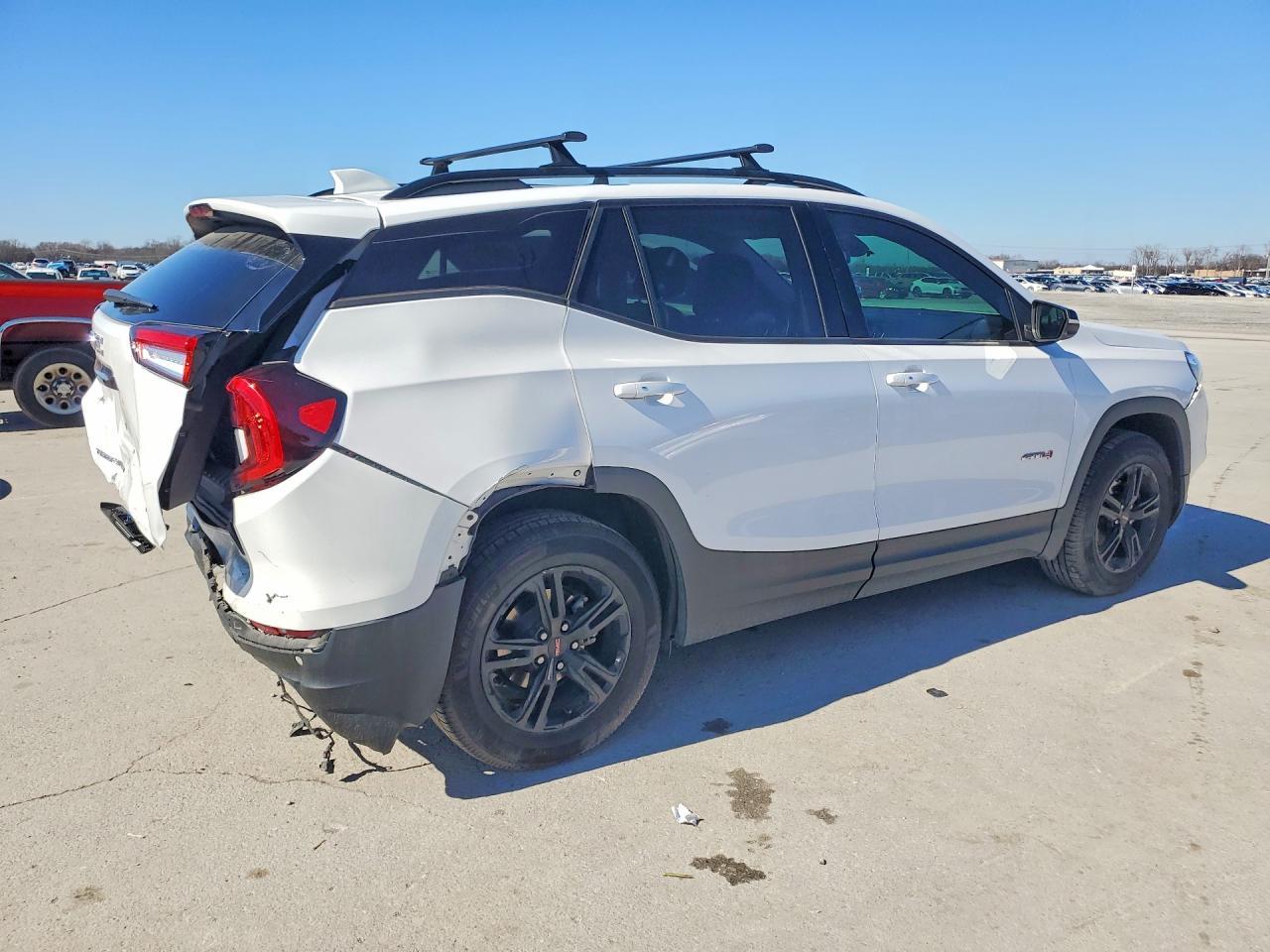2022 GMC Terrain At4 - Фото 3