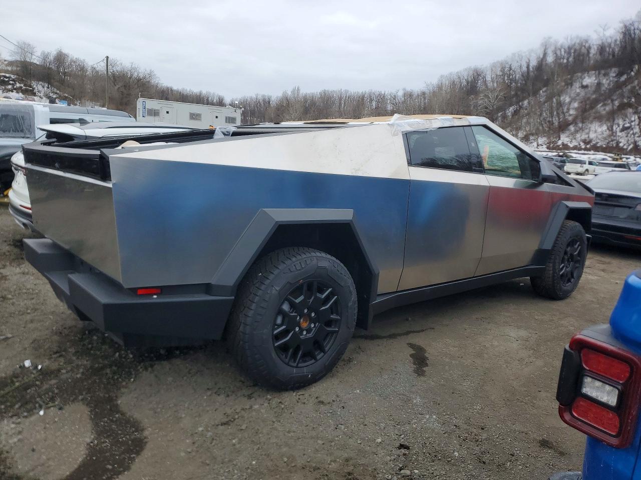 2025 Tesla Cybertruck - Image 3