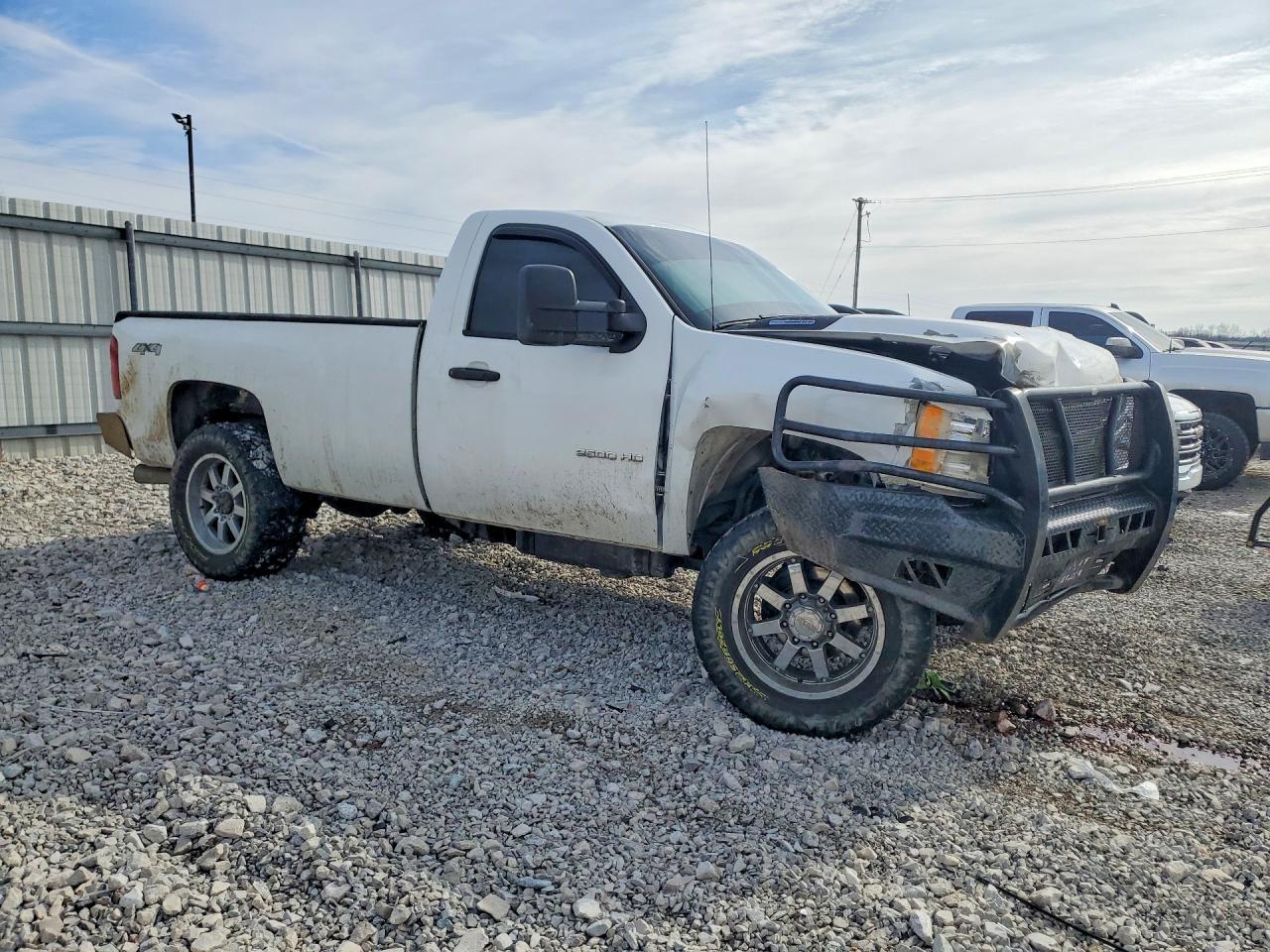 2011 Chevrolet Silverado K2500 Heavy Duty - Фото 4
