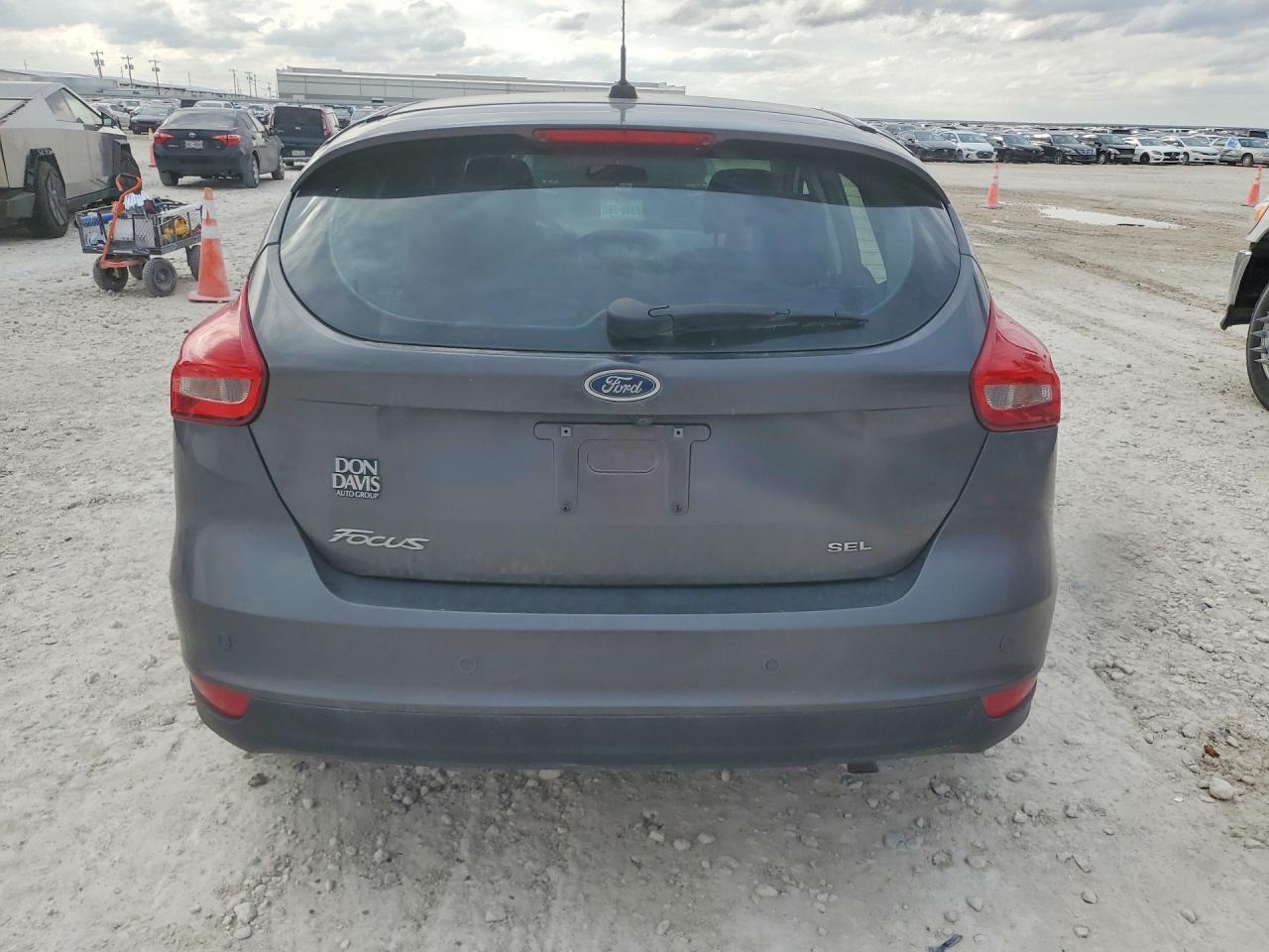 2018 Ford Focus Sel - Image 6