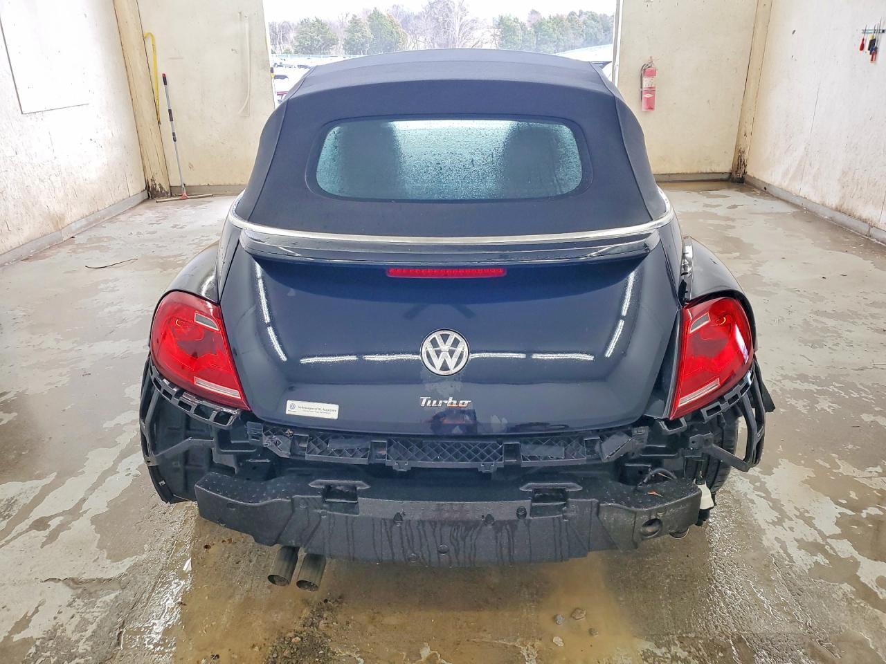 2018 Volkswagen Beetle S - Image 6