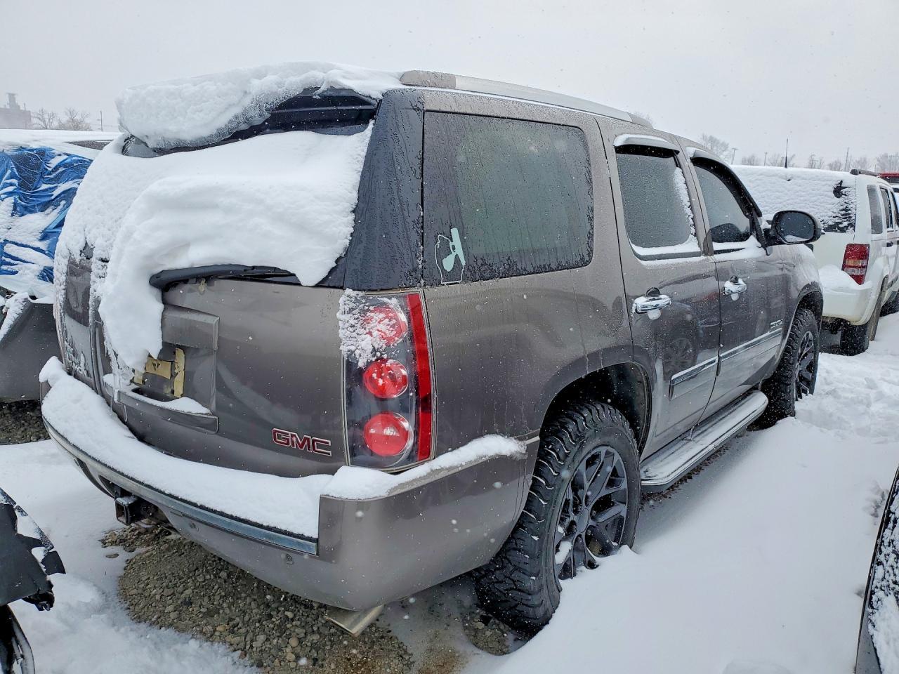 2011 GMC Yukon Denali - Фото 3