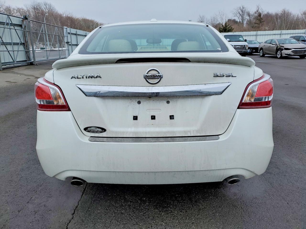 2013 Nissan Altima 3.5S - Image 6