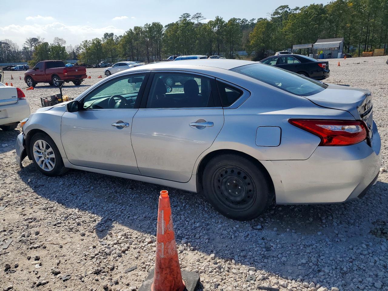 2016 Nissan Altima 2.5 S - Image 2