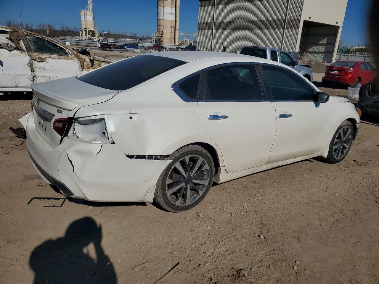2016 Nissan Altima 2.5 - Фото 3