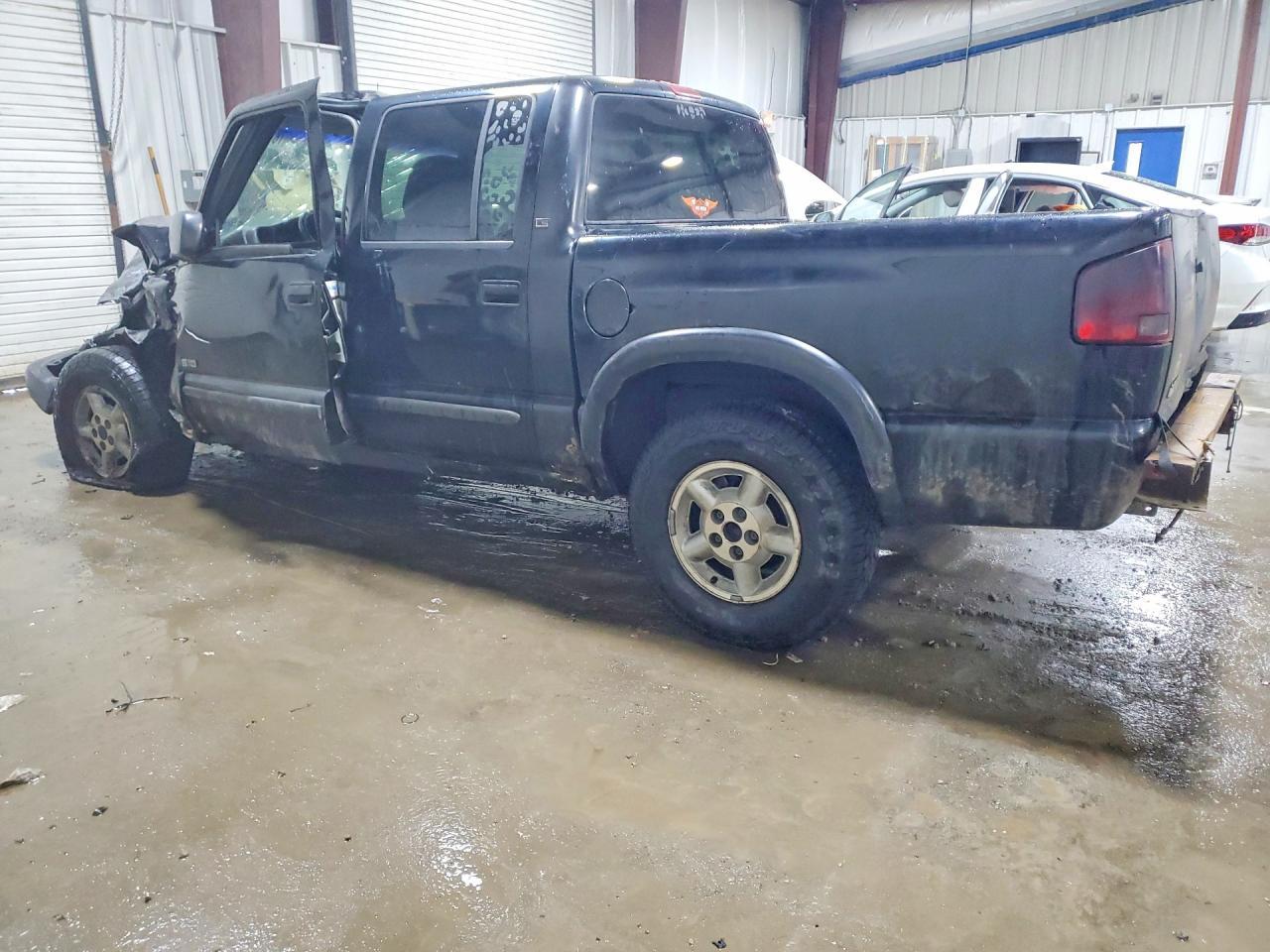 2003 Chevrolet S Truck S10 - Фото 2