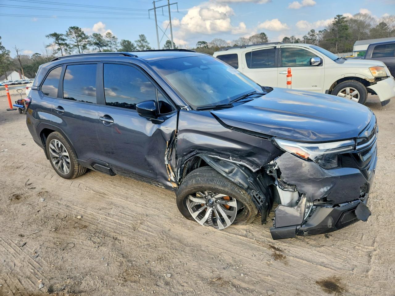 2025 Subaru Forester Touring - Фото 4