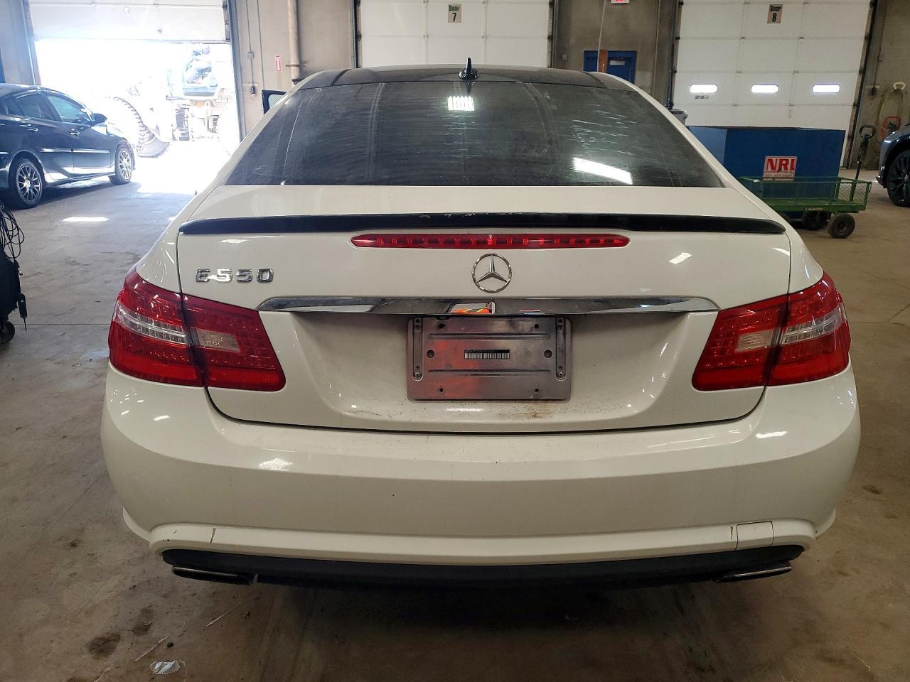 2010 Mercedes-Benz E 550 - Image 6