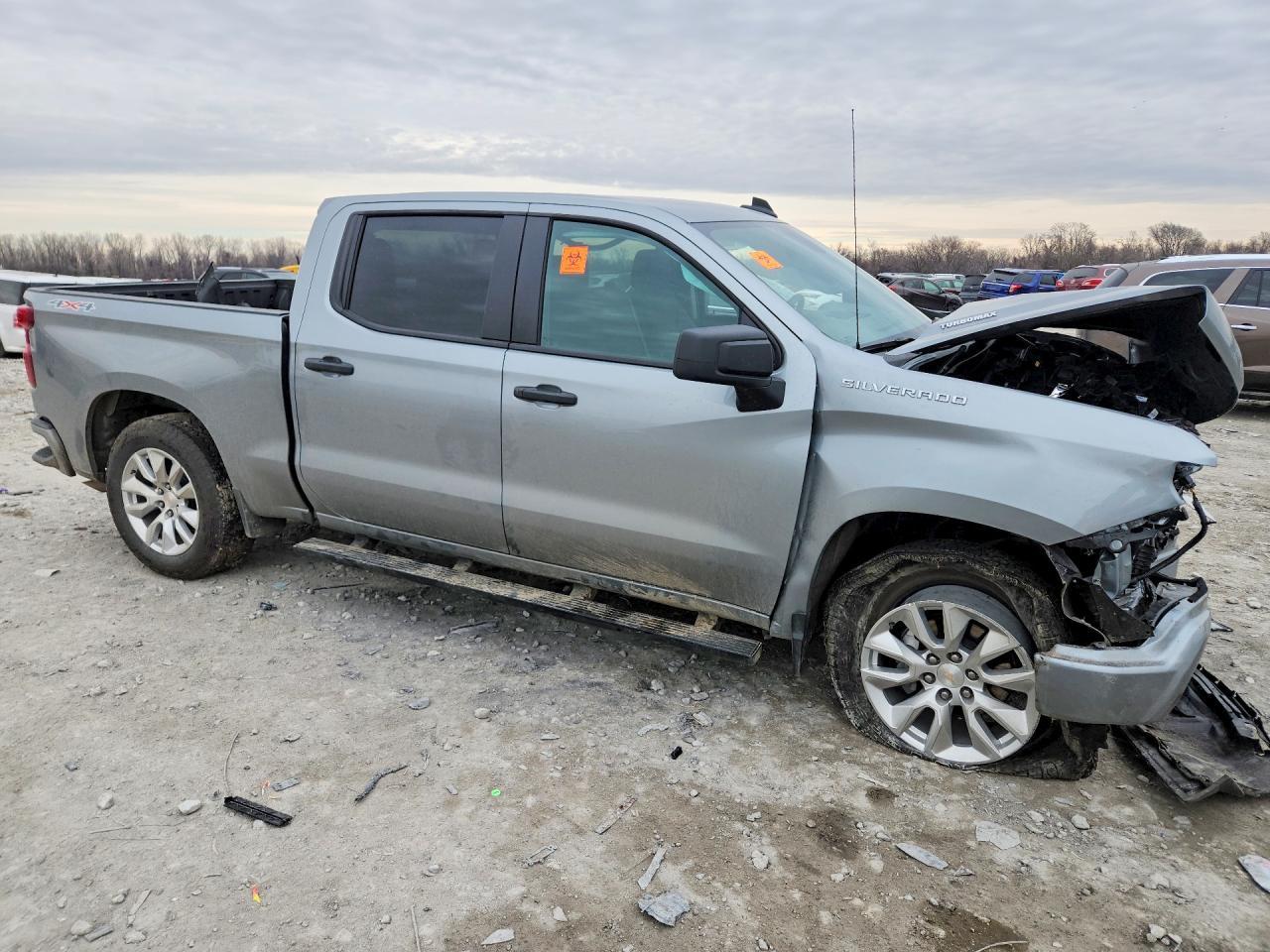 2025 Chevrolet Silverado - Фото 4
