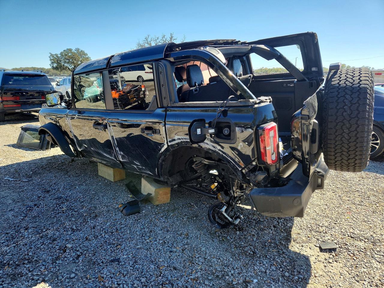 2025 Ford Bronco Outer Banks - Фото 2