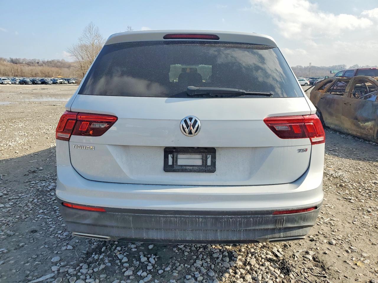 2018 Volkswagen Tiguan S - Image 6