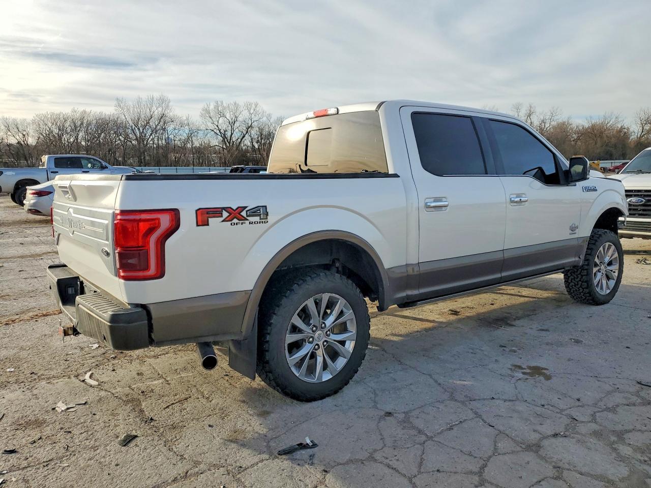 2017 Ford F150 Supercrew - Фото 3
