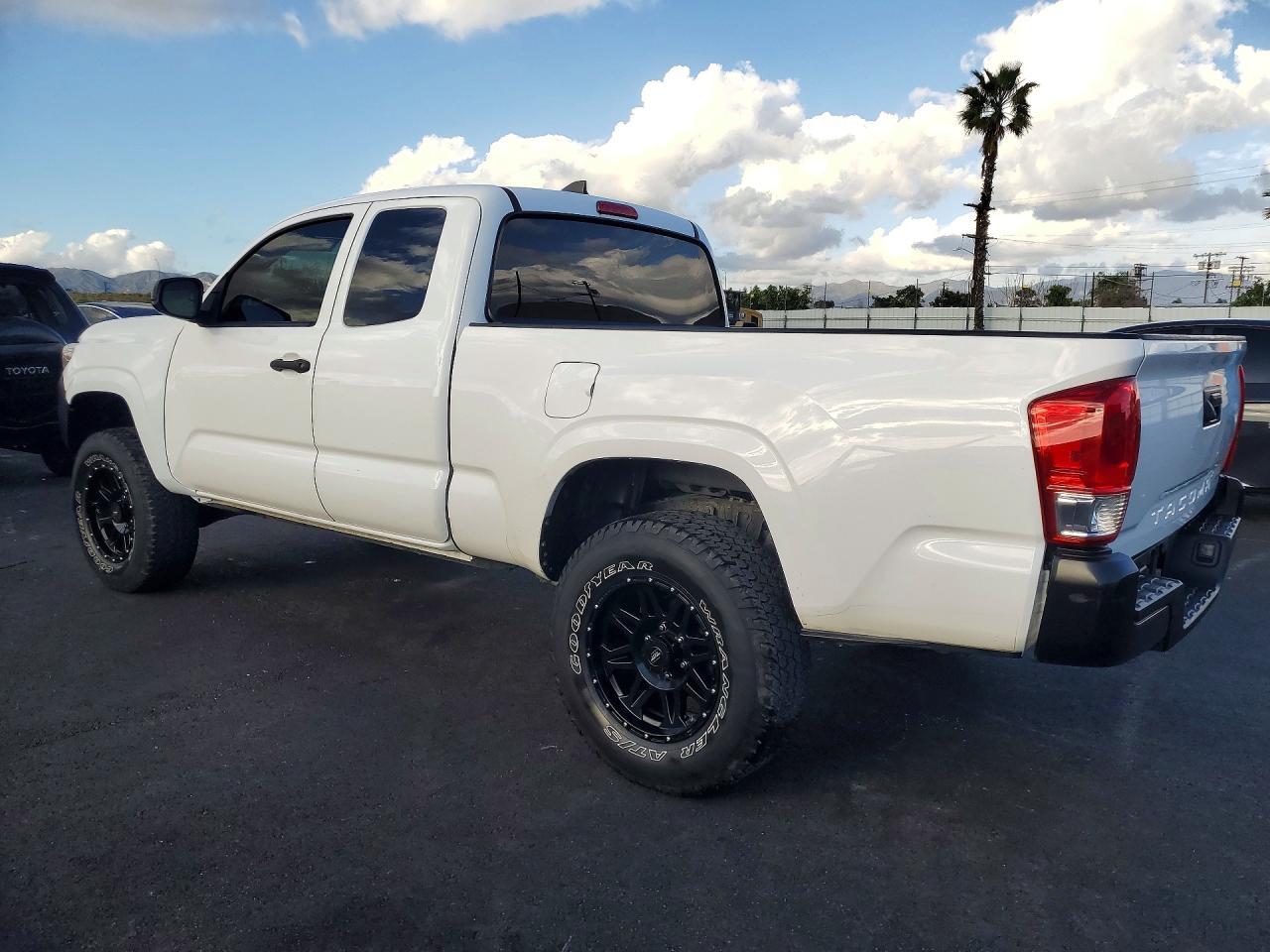 2019 Toyota Tacoma Access Cab - Фото 2