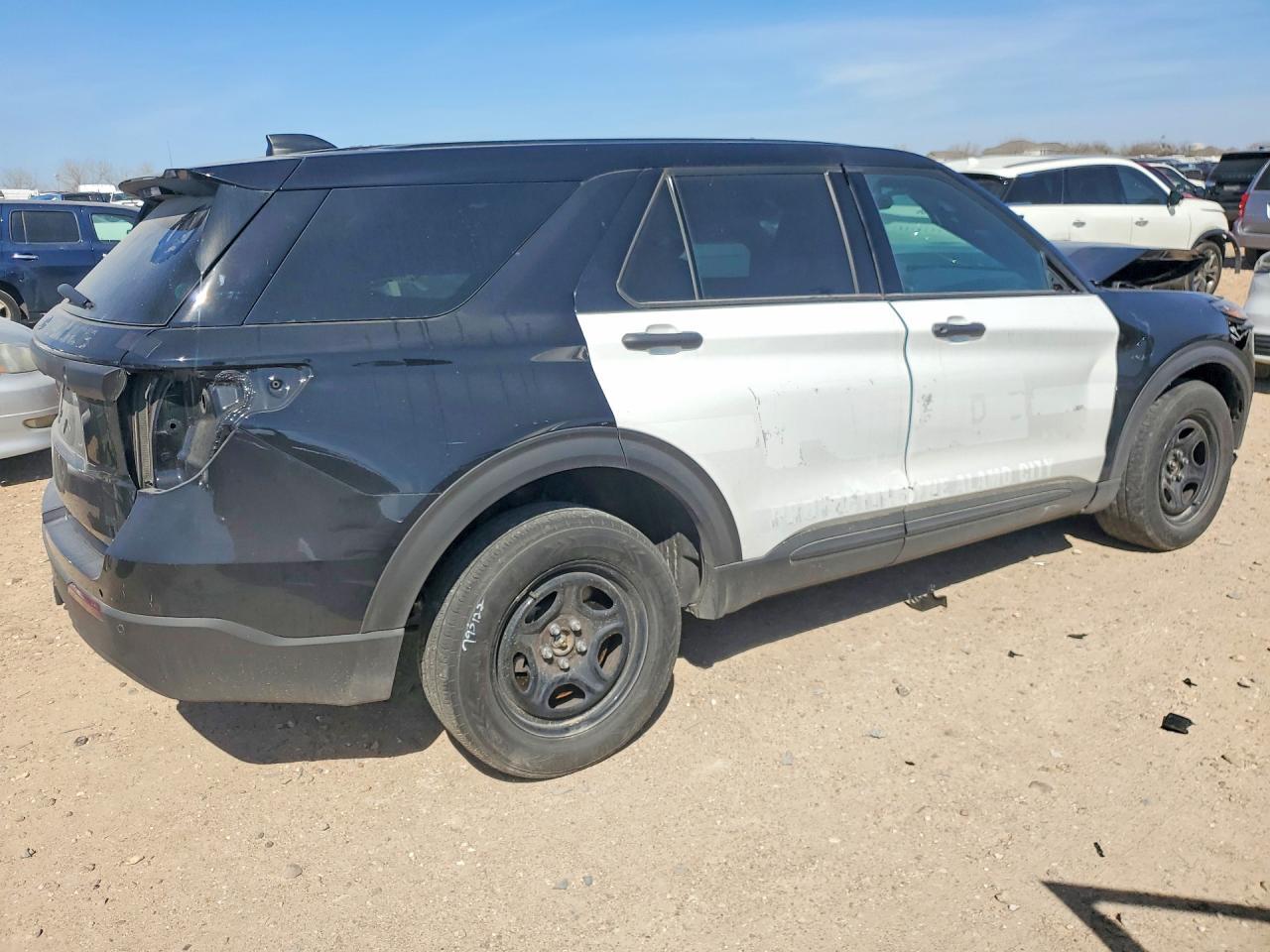 2025 Ford Explorer Police Interceptor - Image 3