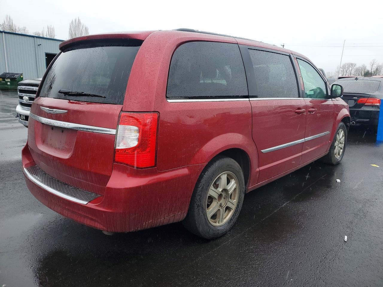 2014 Chrysler Town & Country Touring - Фото 3